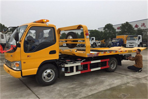 贵南哪里有拖车服务