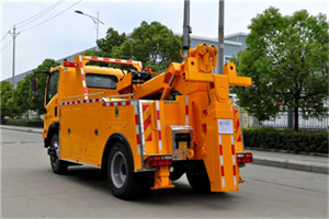 贵南高速路拖车费