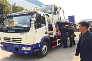 贵南汽车道路救援拖车价格